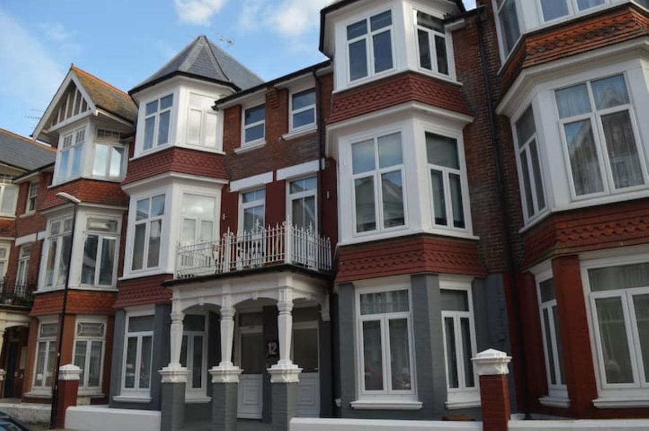 Pier12 Lägenhet Eastbourne Exteriör bild